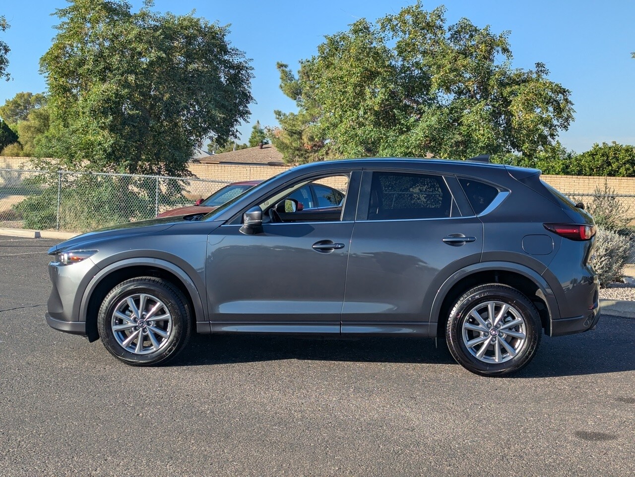 2024 Mazda CX-5 2.5 S Preferred photo 2