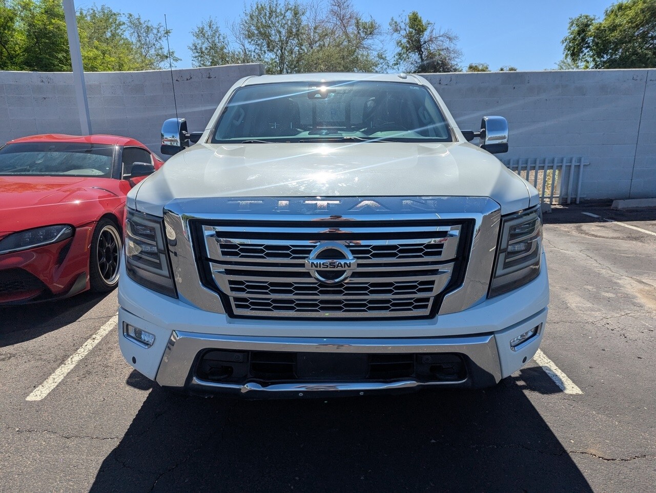 2020 Nissan Titan SL photo 2