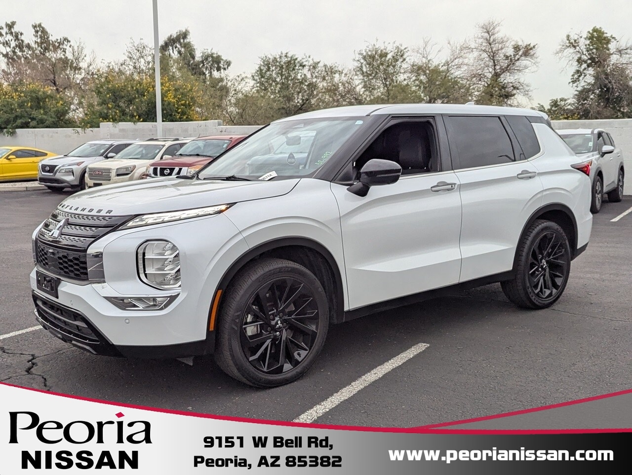 2023 Mitsubishi Outlander SE Black Edition's photo