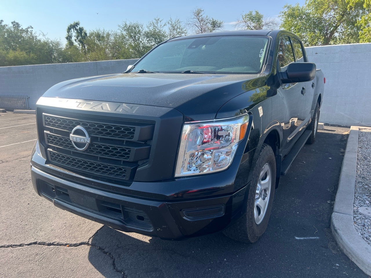 2023 Nissan Titan Truck 
