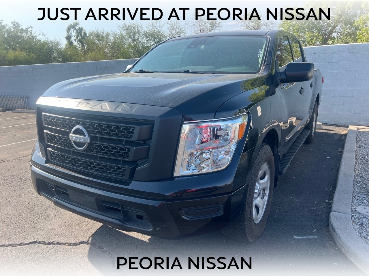 2023 Nissan Titan Truck 