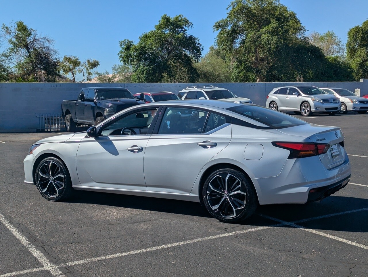 2023 Nissan Altima 2.5 SR photo 4