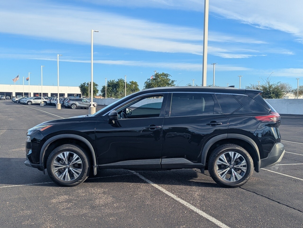 2021 Nissan Rogue SV photo 3
