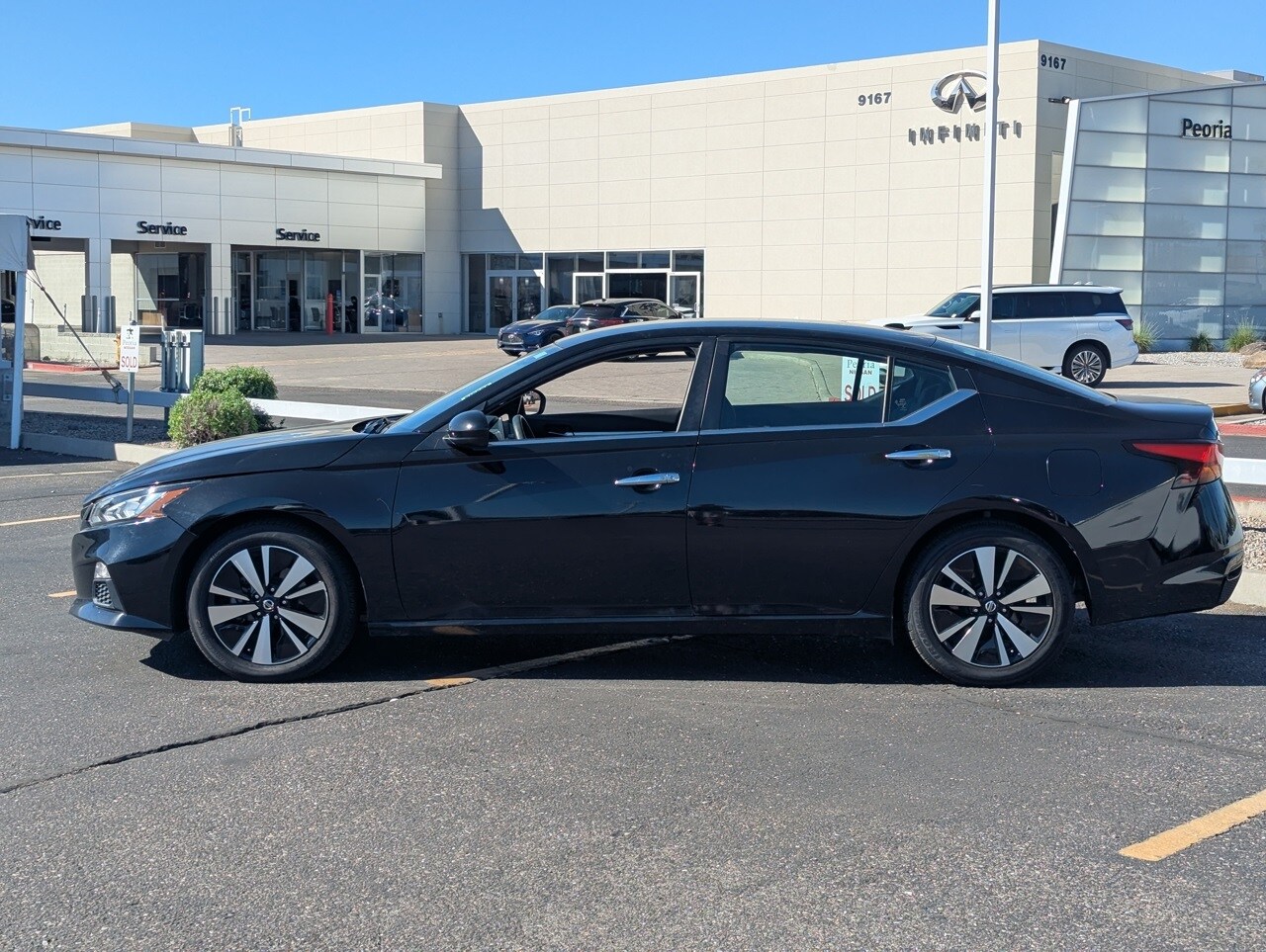 2022 Nissan Altima 2.5 SV photo 2