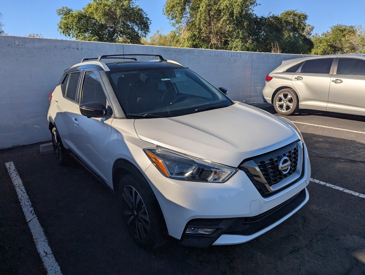 2018 Nissan Kicks SR photo 3