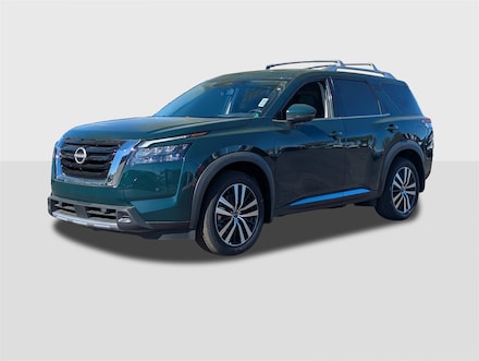2025 Nissan Pathfinder Platinum SUV