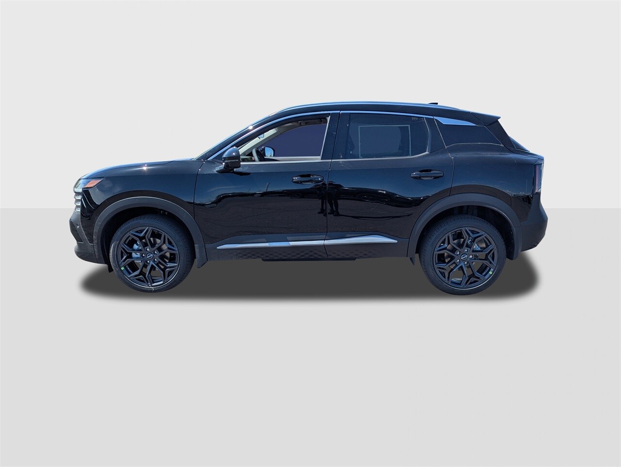 2025 Nissan Kicks SR photo 2