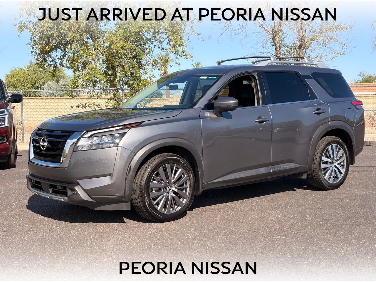2024 Nissan Pathfinder SL 2WD's photo