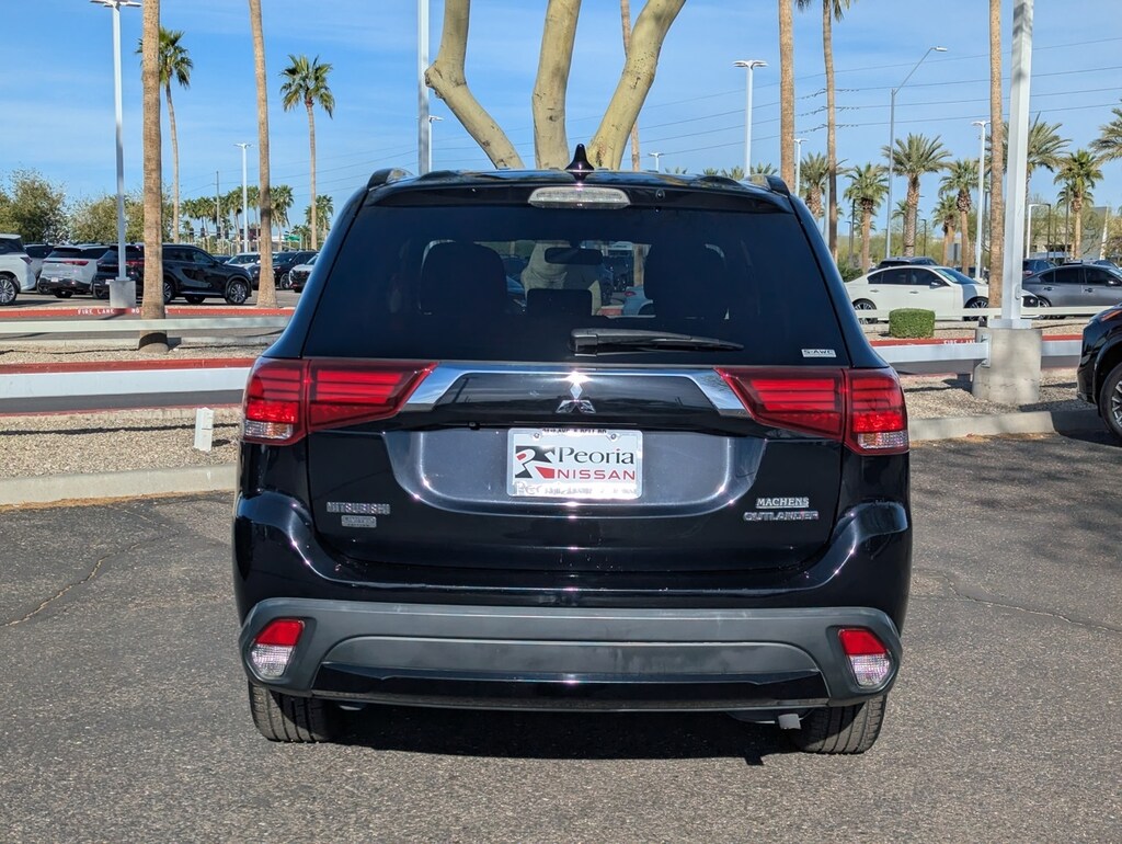 Used 2018 Mitsubishi Outlander LE SUV