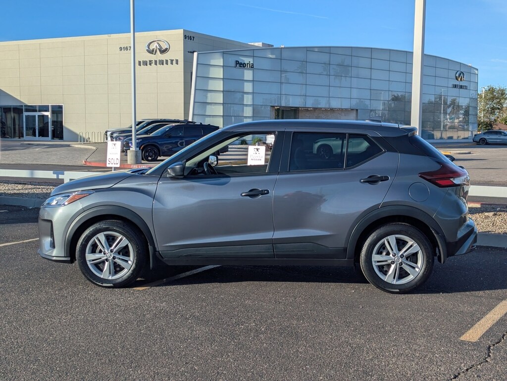 New 2025 Nissan Kicks Play S SUV