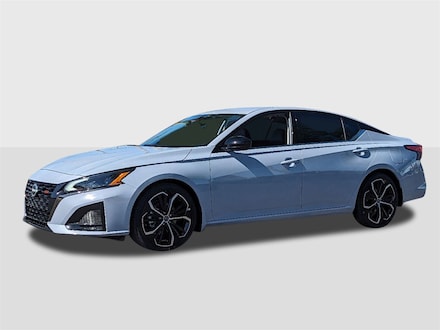 2025 Nissan Altima SR Sedan