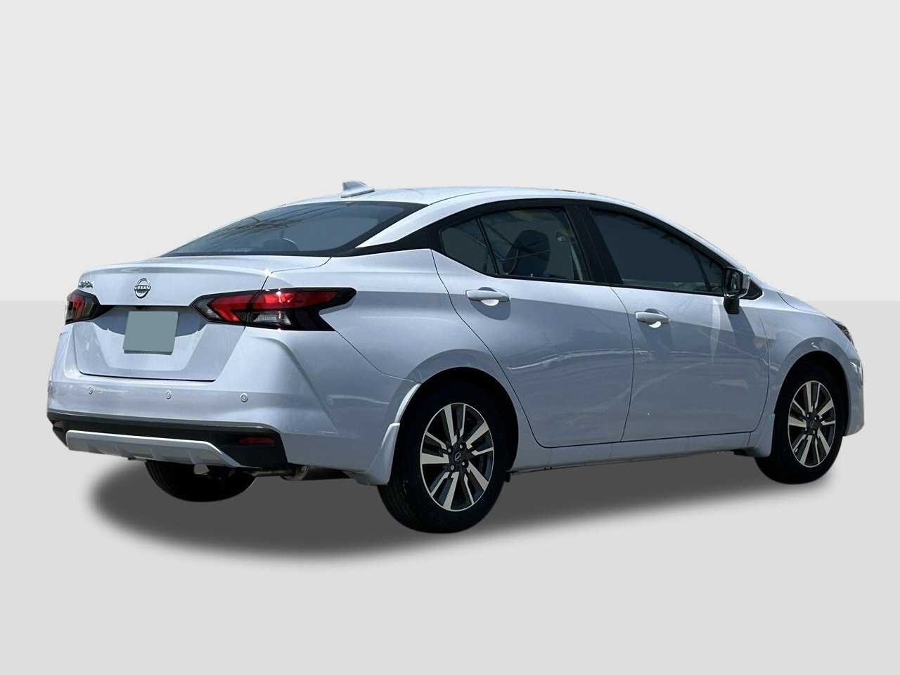 2025 Nissan Versa 1.6 SV photo 3