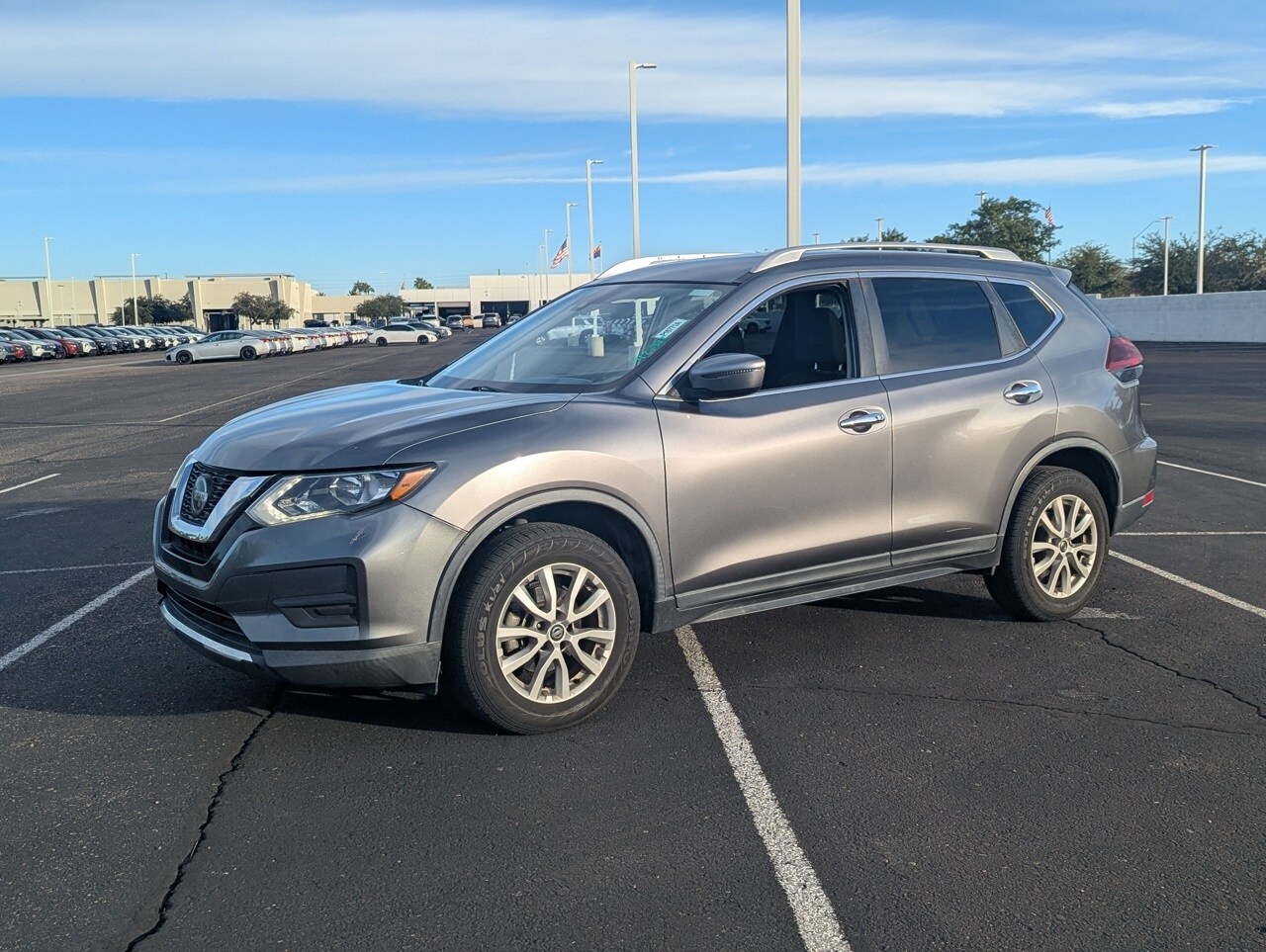2019 Nissan Rogue SV photo 2
