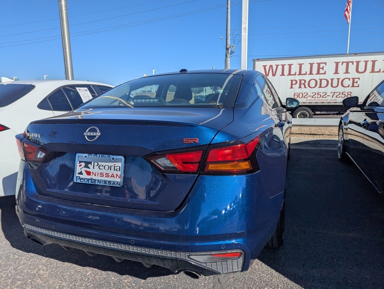 2023 Nissan Altima 2.5 SR photo 3