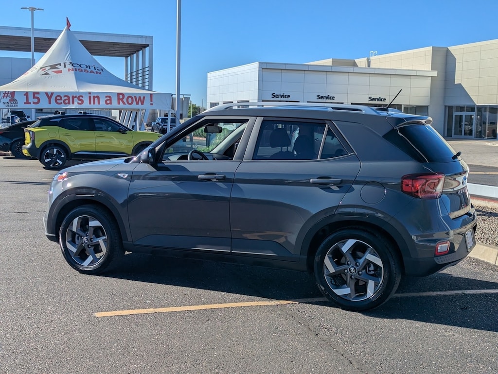 Used 2025 Hyundai Venue SEL SUV