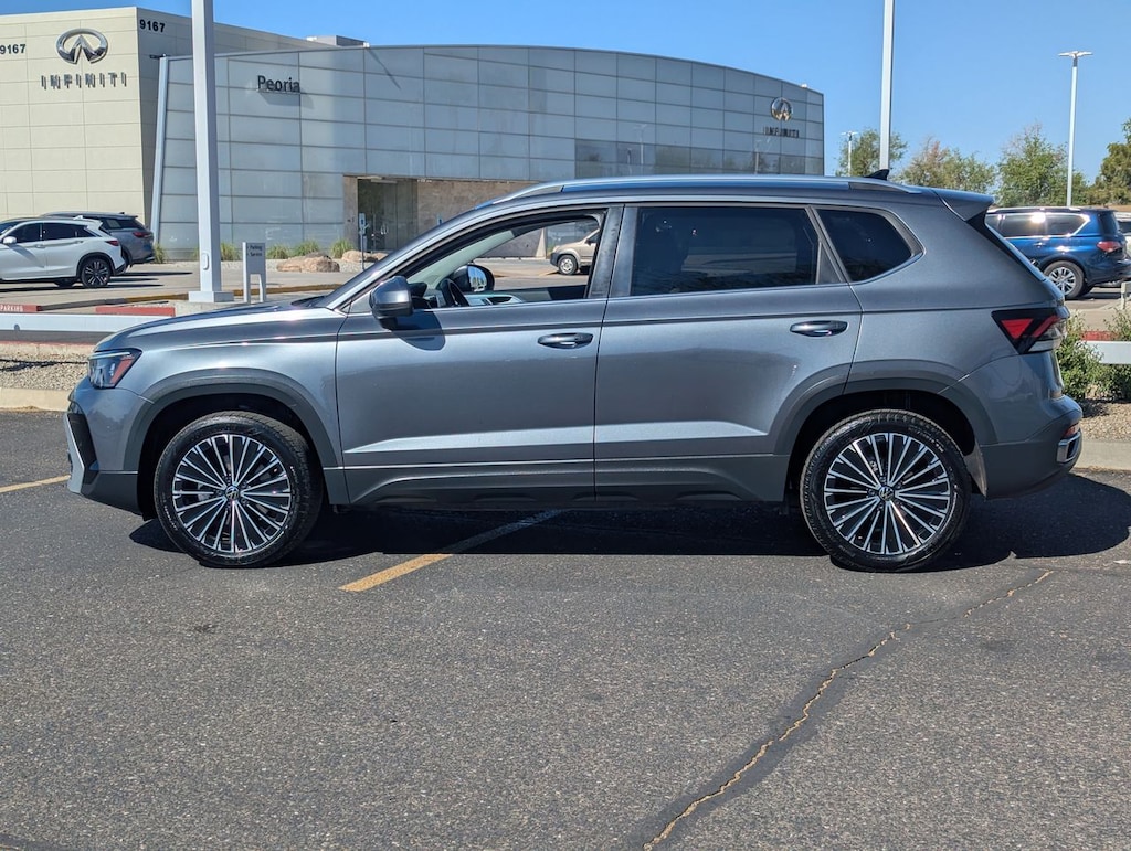 Used 2025 Volkswagen Taos 1.5T SE SUV