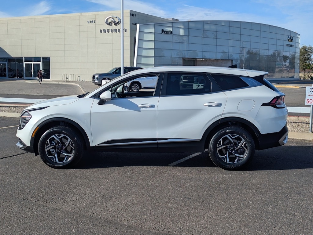 Used 2024 Kia Sportage LX SUV