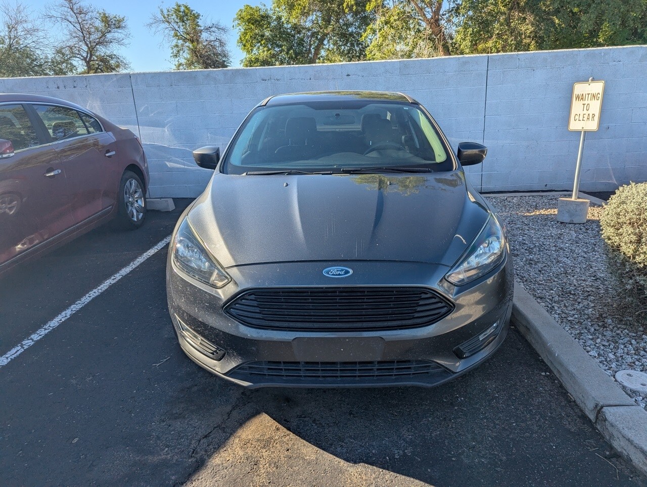 2018 Ford Focus SE photo 2