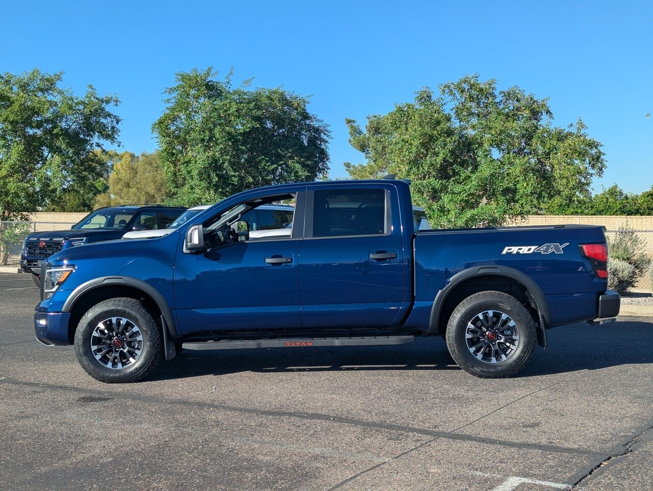 2023 Nissan Titan PRO-4X photo 3