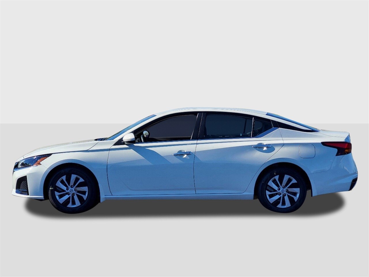 2024 Nissan Altima 2.5 S photo 2