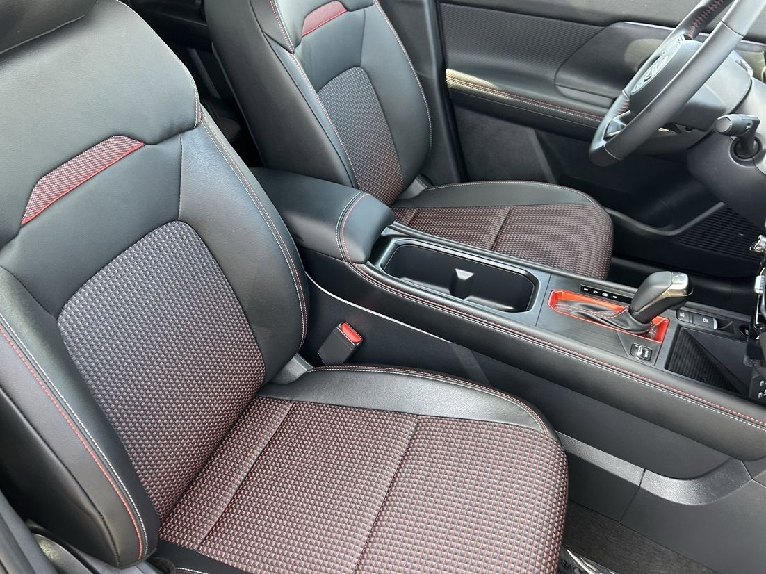 2026 Nissan KICKS SR - Photo 13