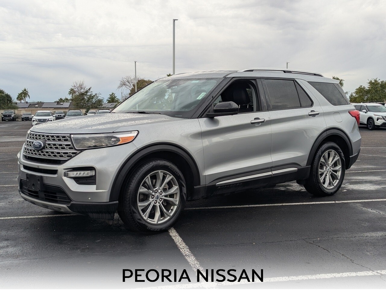 2023 Ford Explorer Limited's photo