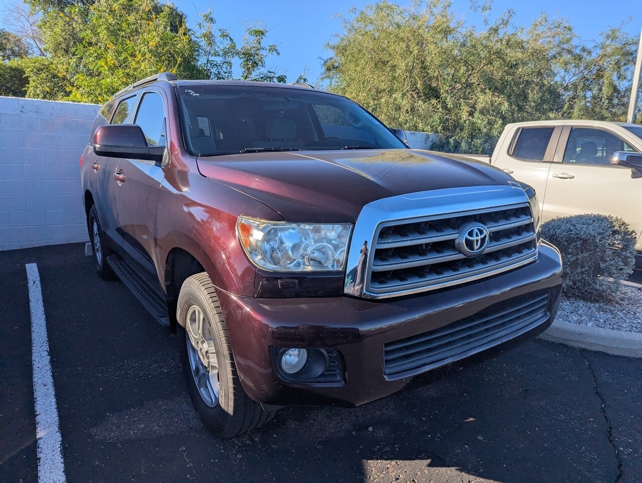 2016 Toyota Sequoia SR5 photo 2