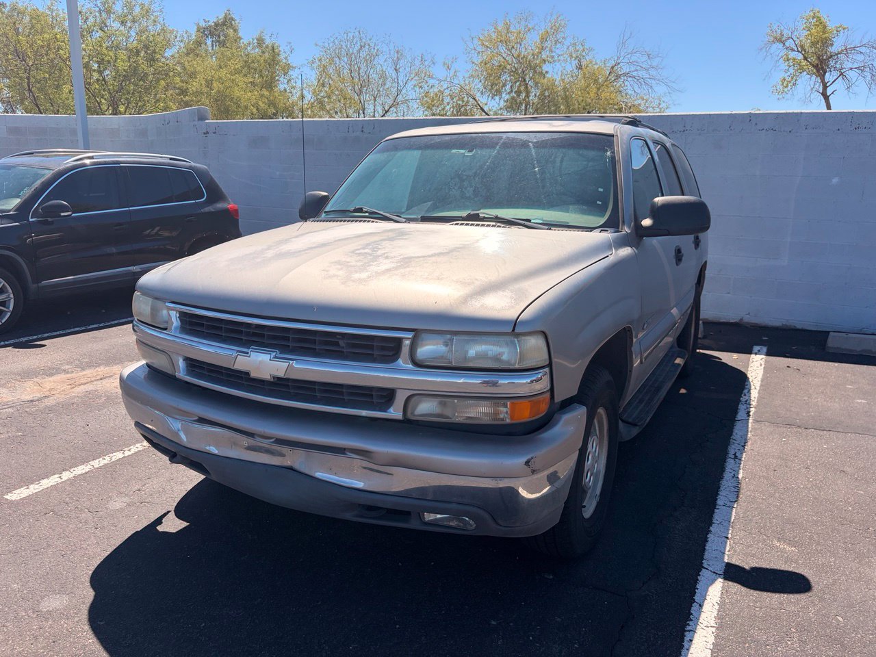 Used 2000 Chevrolet Tahoe Base with VIN 1GNEK13T0YJ156760 for sale in Peoria, AZ