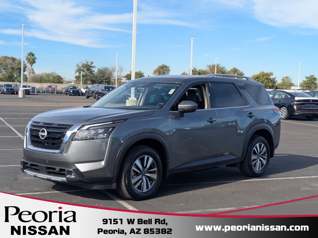 2025 Nissan Pathfinder SL