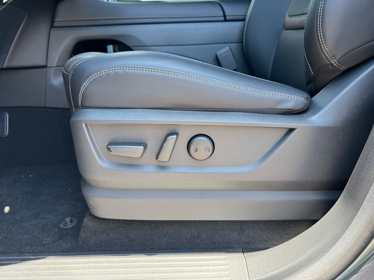 2025 Nissan Armada SL - Photo 22