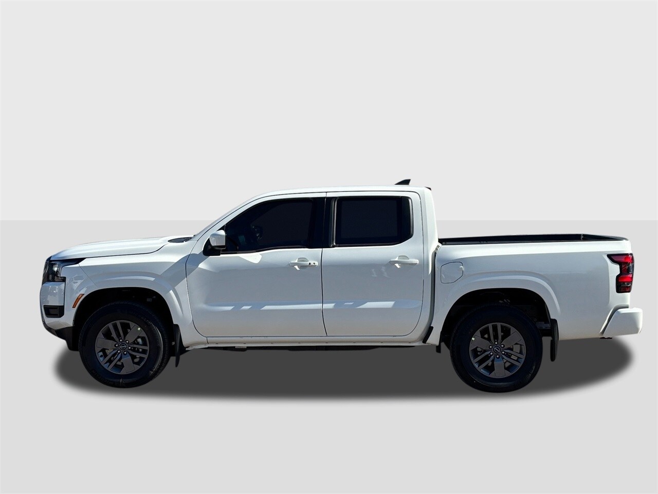 2026 Nissan Frontier SV photo 2