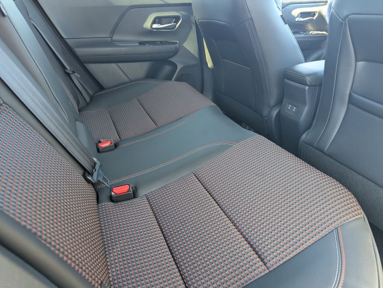 2026 Nissan KICKS SR - Photo 20