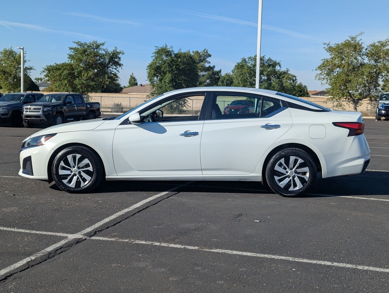 2023 Nissan Altima 2.5 S photo 2