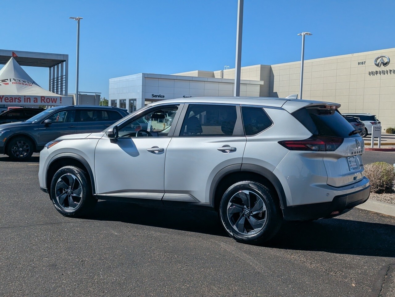 2024 Nissan Rogue SV photo 4