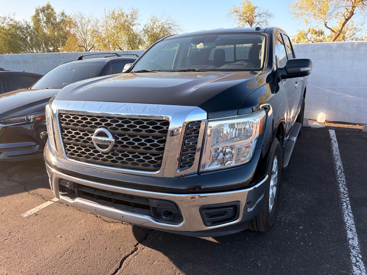 Gray (Magnetic Black) 2018 Nissan Titan Pickup Truck Four-Wheel Drive 7-Speed Automatic