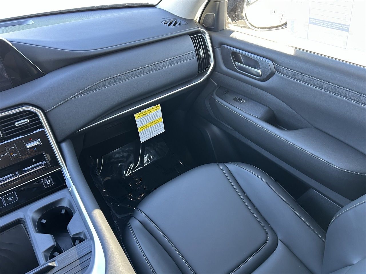 2026 Nissan Armada SV - Photo 18