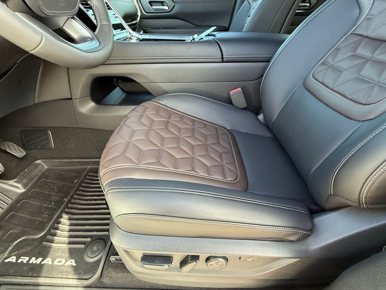 2025 Nissan Armada Platinum Reserve - Photo 12