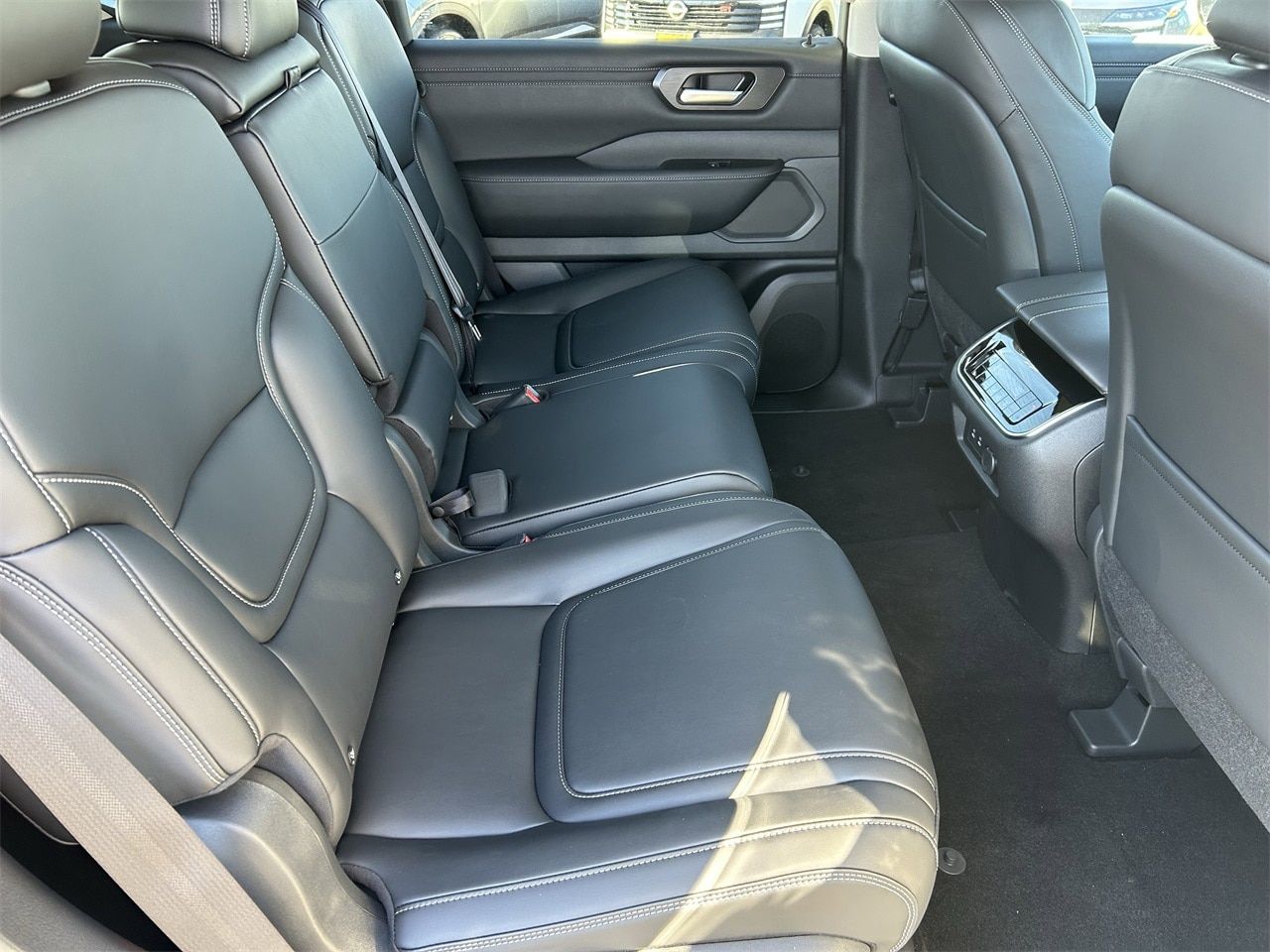 2026 Nissan Armada SV - Photo 11