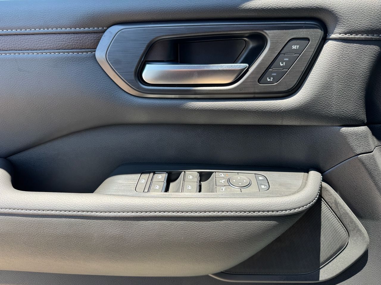 2025 Nissan Armada SL - Photo 21