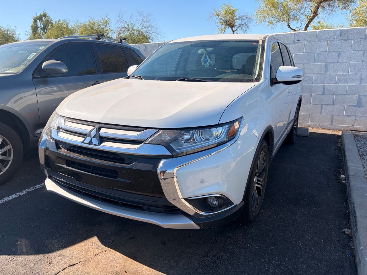 2016 Mitsubishi Outlander's photo
