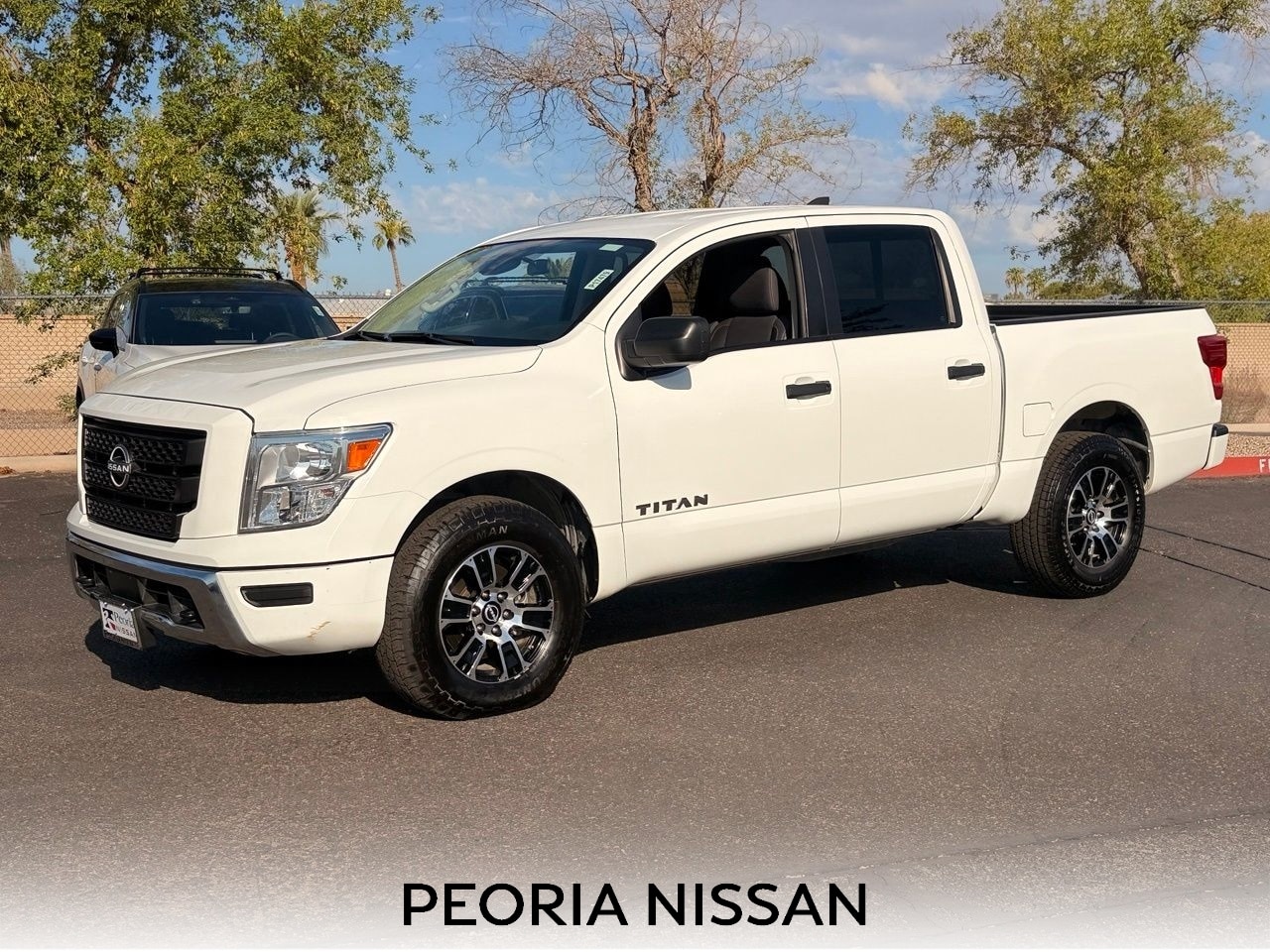  2023 Nissan Titan SV Crew Cab 4WD   
