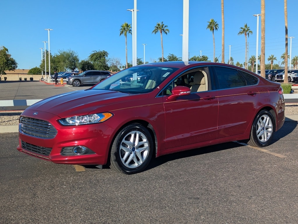 Used 2016 Ford Fusion SE Sedan