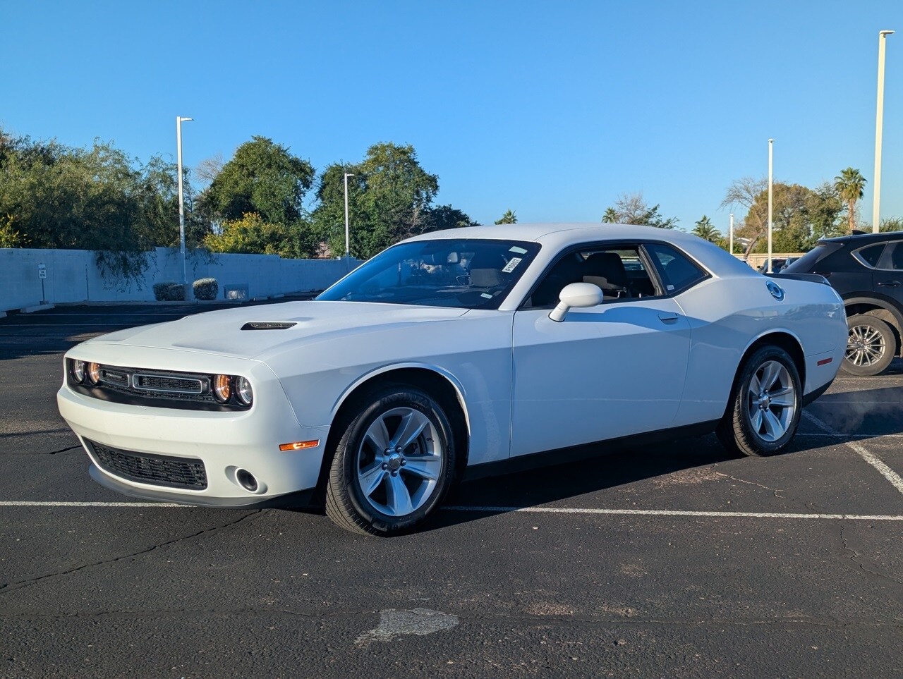 2023 Dodge Challenger SXT photo 2