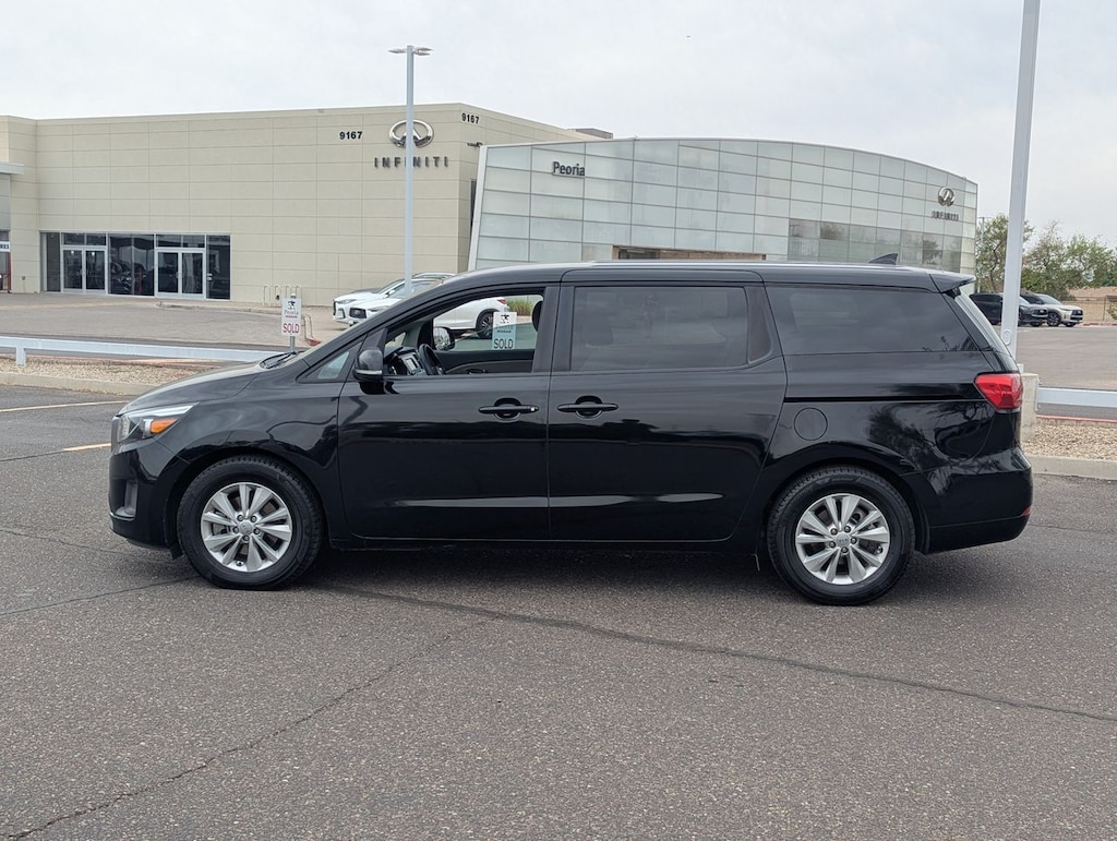 Used 2018 Kia Sedona LX Minivan/Van