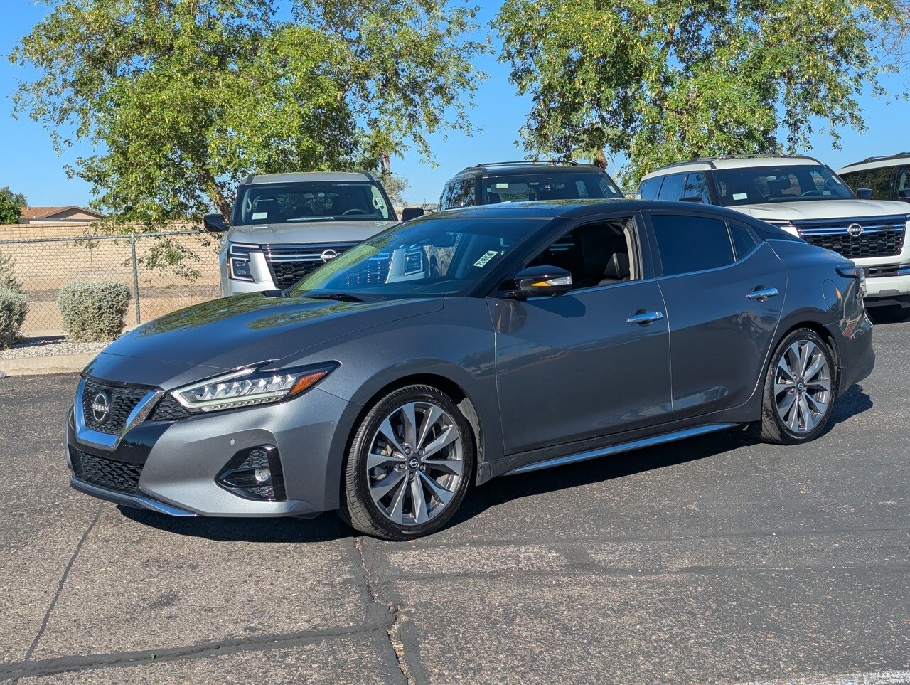 2023 Nissan Maxima Platinum photo 2