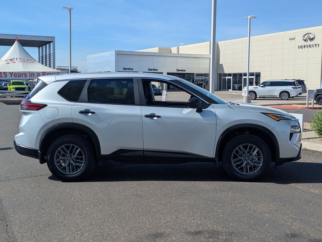 View vehicle photo 7