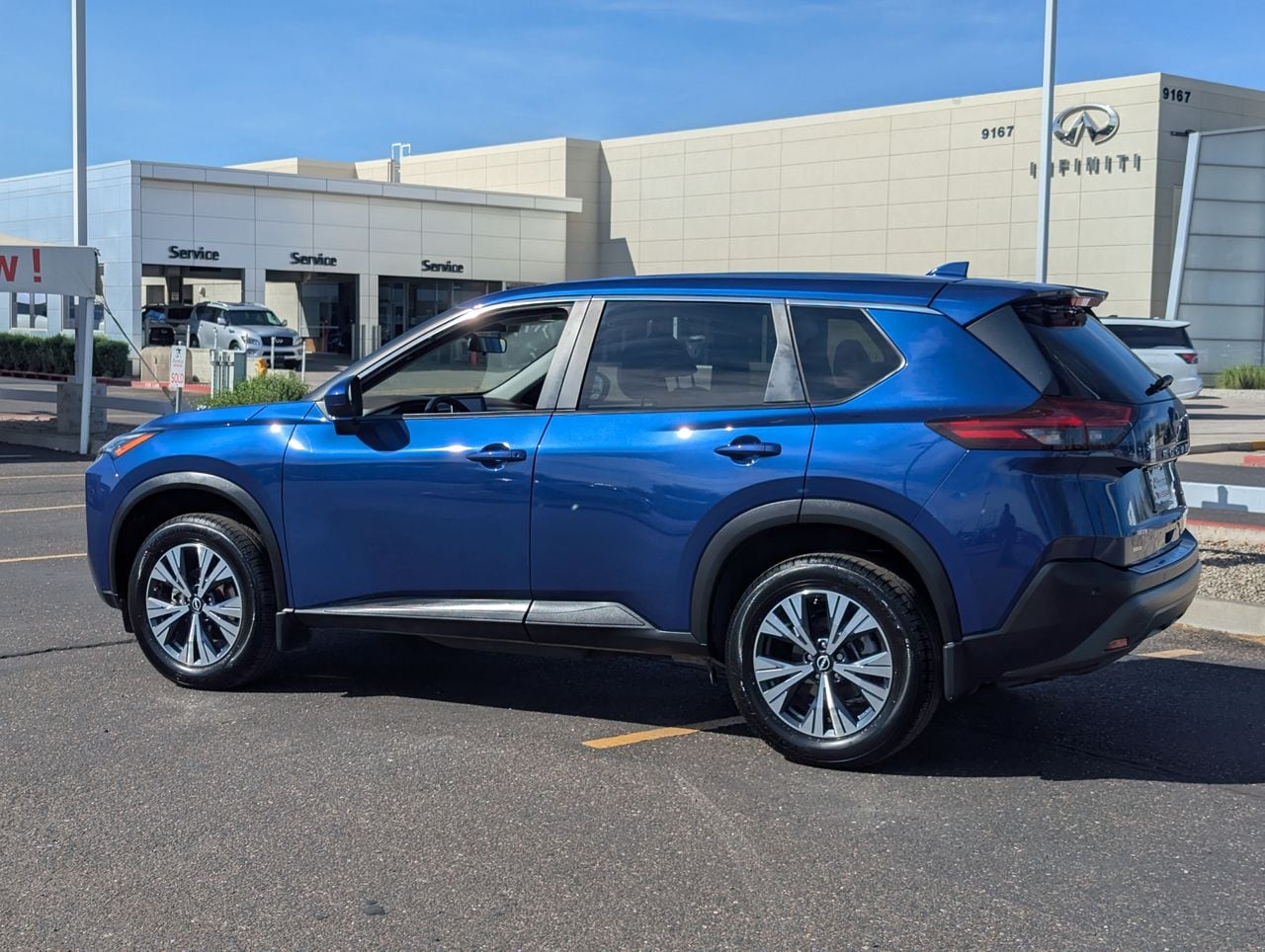 View vehicle photo 4