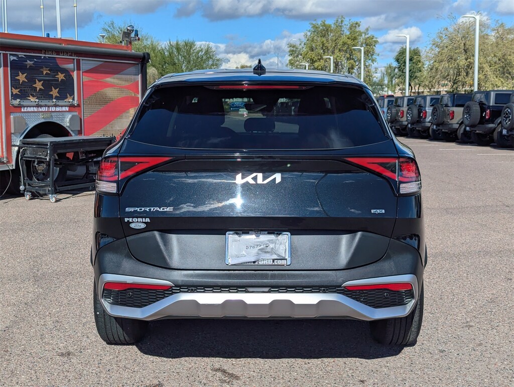 Used 2024 Kia Sportage LX SUV