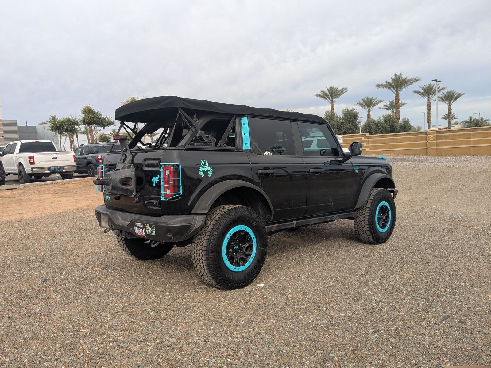 View vehicle photo 5
