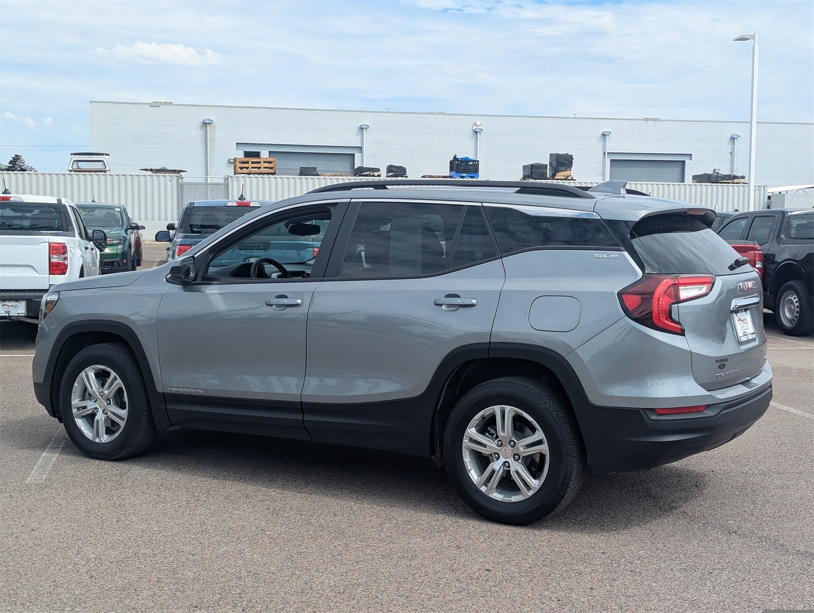 2024 Gmc Terrain SLE photo 3